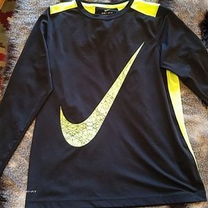 Boys nike dri fit shirt